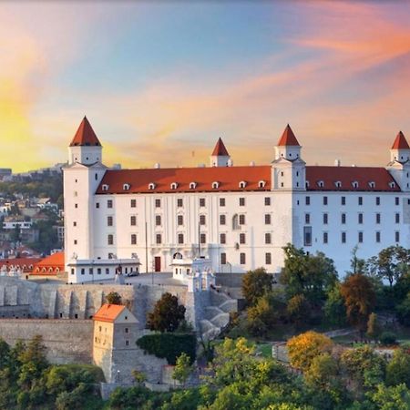 Apartman Matty V Tichom Dvore Priamo V Centre Bratislava Exteriér fotografie
