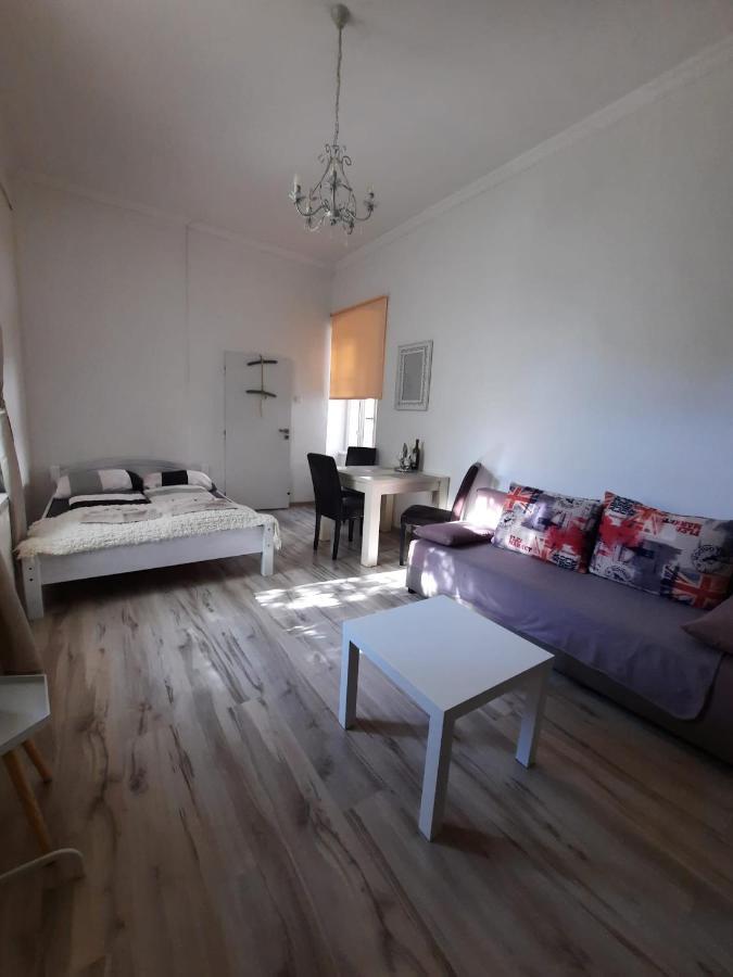 Apartman Matty V Tichom Dvore Priamo V Centre Bratislava Exteriér fotografie